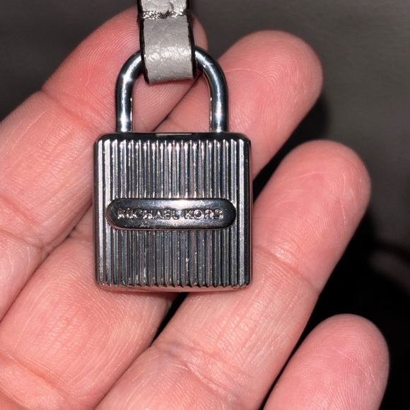 Michael Kors Mercer Satchel Tote Luggage Taupe Brown Large purse Bag Zipper​ - Picture 4 of 15